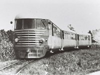 Samoborček, Srebrna strijela u vožnji  Samoborček je naziv za uskotračnu željeznicu koja je spajala Zagreb sa Samoborom od 1901. do 1979. Željeznica je predana u javni promet 16. siječnja 1901. i taj dan se smatra njezinim rođendanom. Samoborček je prometovao jedno-kolosiječnom prugom širine 760 mm. Pruga je bila dugačka 19 km.